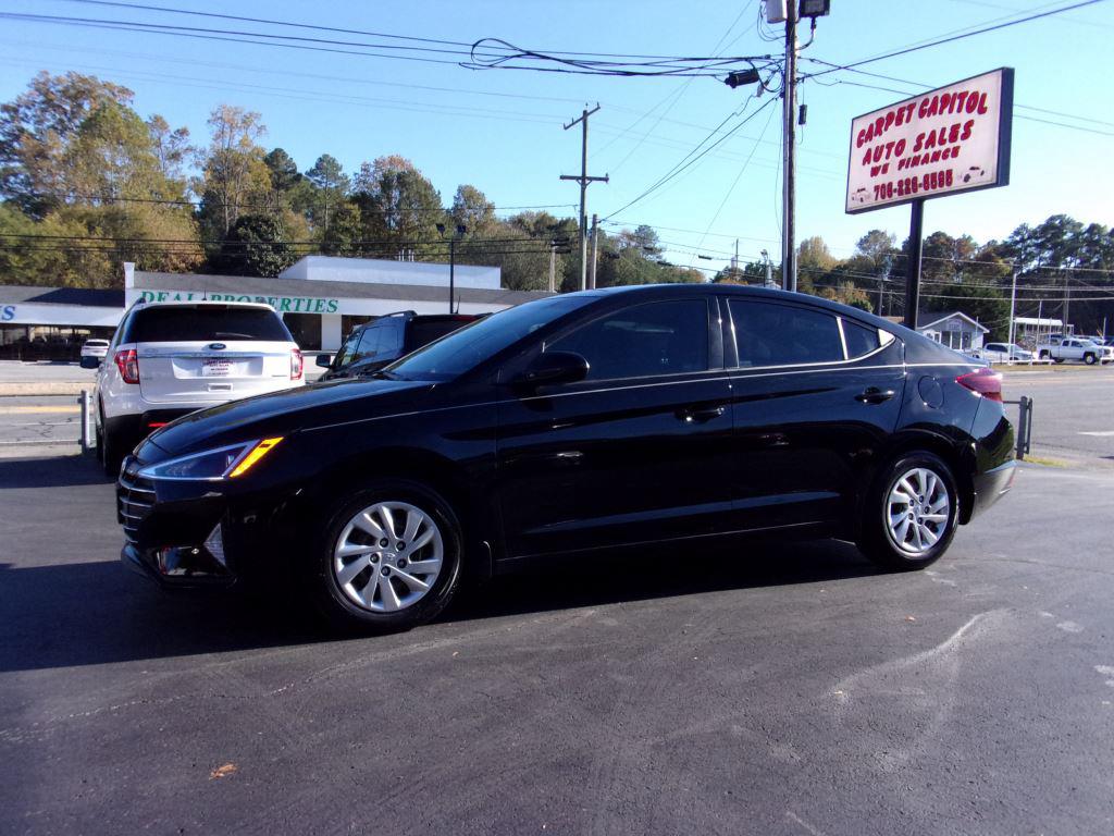 2020 Hyundai Elantra SE's photo