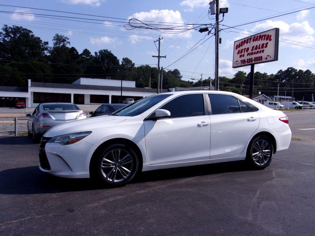 2016 Toyota Camry Special Edition's photo