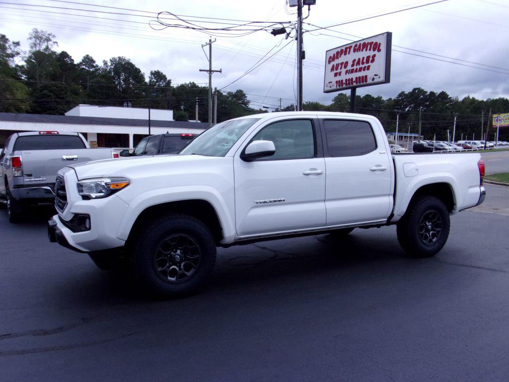 2018 Toyota Tacoma SR5's photo